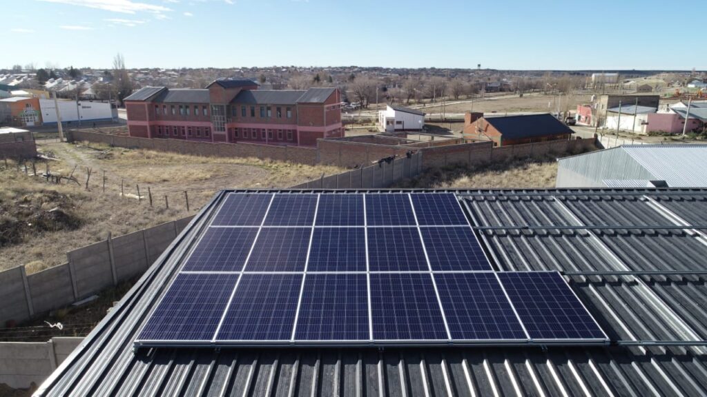 Energía solar en paneles sobre techo